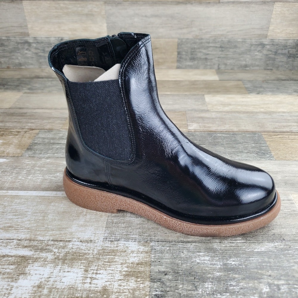 Eric Michael Garda Womens Ankle Boots Sz 7.5 Black Patent Leather Side Zipper